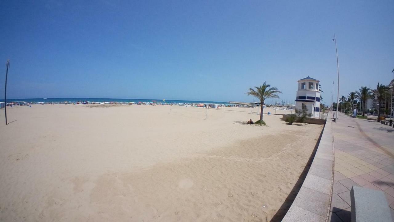 Preciosos Apartamentos Caracola En La Primera Linea De La Playa De Gandía Exterior foto